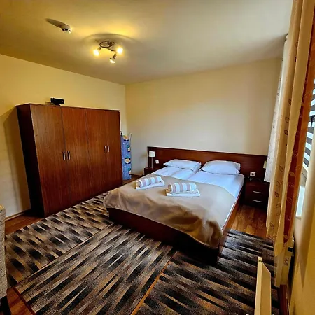 Apartment Captain's
